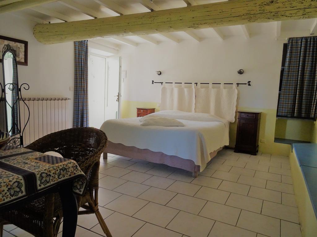 Hotel Domaine De La Grange Neuve La Roque-sur-Pernes Esterno foto