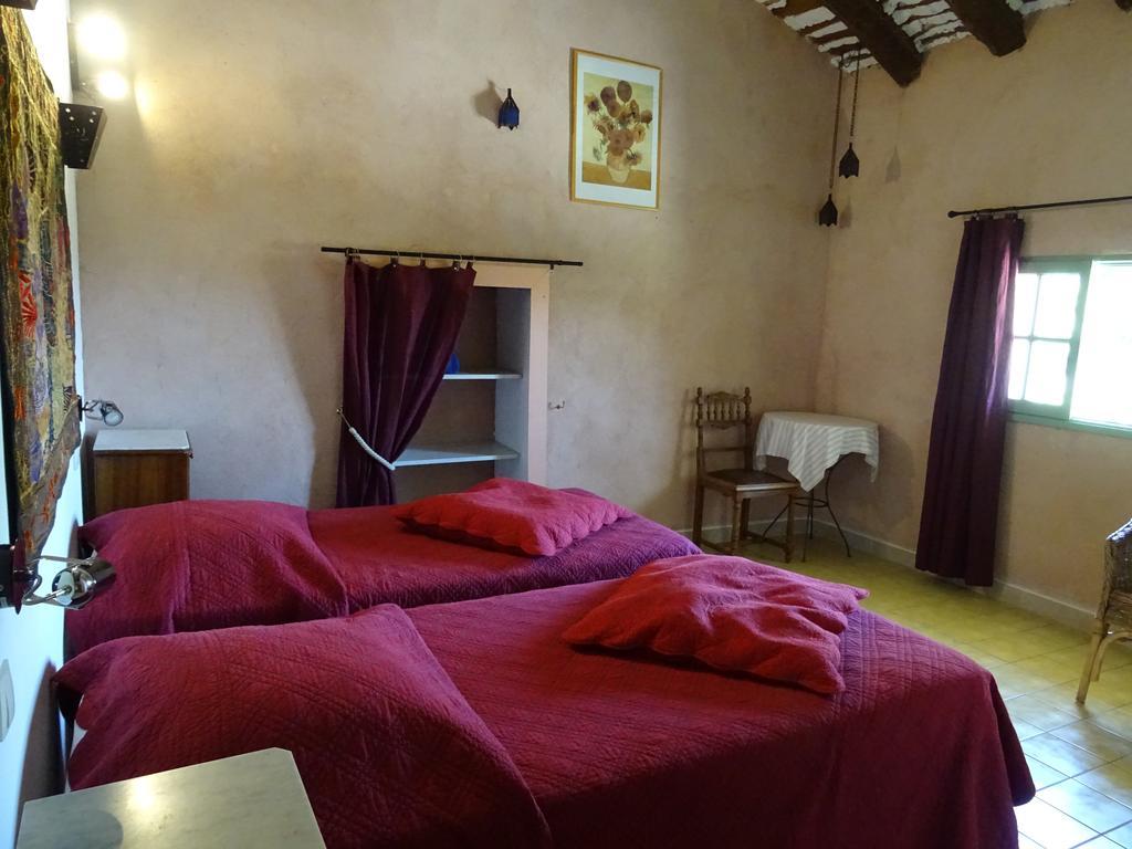 Hotel Domaine De La Grange Neuve La Roque-sur-Pernes Esterno foto